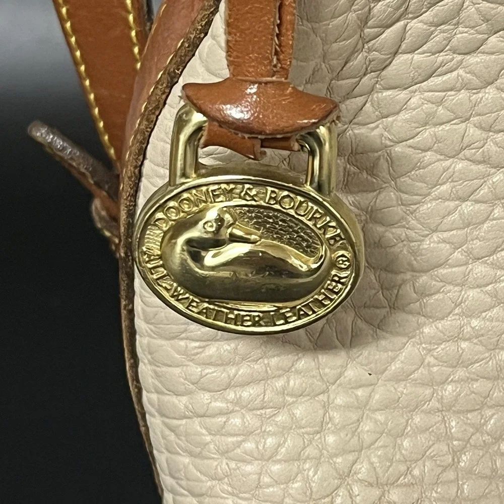 Donney & Bourke 90s Taupe W/ British Tan Trim Pebbled Leather Vtg Hobo Bag USA